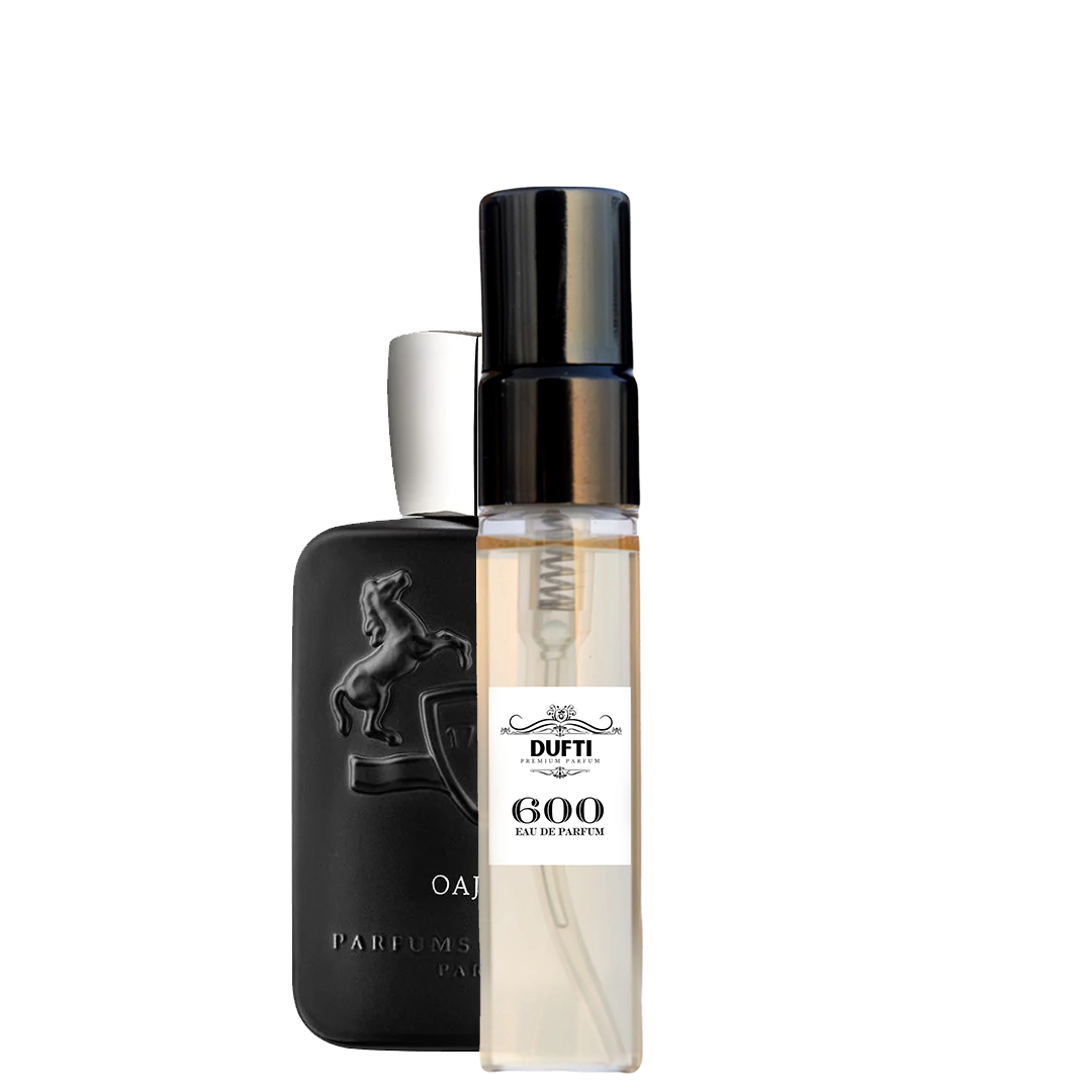 "600 | riecht wie Oajan" von Dufti – Ein luxuriöser Duftzwilling, inspiriert von Oajan. Mit einer warmen Kombination aus Zimt, Honig und Vanille bietet dieser Duft die perfekte Parfum-Dupe-Alternative für Liebhaber süßer und orientalischer Düfte. Entdecke mehr auf dufti.store.